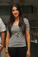 Shruti Hassan Latest Stills
